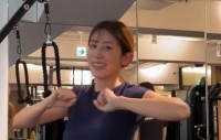 【 中川安奈 】美ボディライン披露「フリーアナウンサーになってから始めたパーソナルトレーニングも2年目に突入です」トレーニング風景を公開