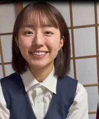 【 井手美希(24) 】 「中学校の時に着てた制服きて弾いてみました♩」　制服ショットにファン反響　「はちゃめちゃかわいい」「映画館割引効きそう」