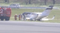 【速報】成田空港でプライベートジェットが風にあおられ滑走路を離脱　けが人なし