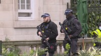 ロンドンのイスラエル大使館などが集まるエリアで多数の不審物　警察が警戒強化 「イスラエル大使館を標的」の投稿動画も調べる