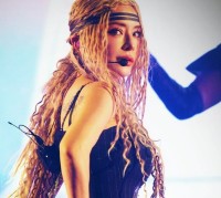 【 浜崎あゆみ 】 「神戸day1いくぜ!!」　ステージショットにファン反響　「楽しみすぎて吐きそう」「髪型かっこいい」