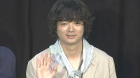【 染谷将太 】衝撃〝気づいたら焼肉屋にいた！〟大阪滞在で体重増に驚愕　吉田監督は映像化不可能作品公開に感涙号泣