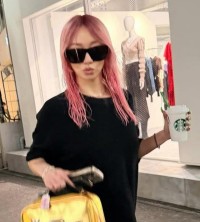 【 倖田來未 】 「ヘアー　おメンテナンス」　ピンク髪のオフショットに反響　「くぅちゃん可愛すぎる❤」「ピンクヘアーキレイすぎる」