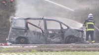栃木・宇都宮市で車両火災　焼け跡から身元不明の遺体見つかる