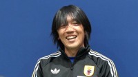 日本代表コーチ就任の中村俊輔氏「素晴らしいというより恐ろしい（笑）」W杯5大会連続選出の長友佑都の“予言”明かす