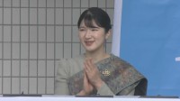 愛子さま 民族衣装で「ラオスフェスティバル」に登壇　民族舞踊に笑顔で拍手送る