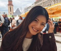 【佐藤ありさ】　2児の母で37歳モデル　サッカー元日本代表・長谷部誠さんの妻　子どもと手をつなぎ近況を報告