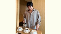 【 大沢たかお 】〝たかおカフェ〟高層階の一室で憩いのひととき　フォロワー悶絶「その珈琲を飲める人は幸せだ〜」