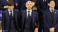 長友佑都は“闘魂”ハチマキ「これぞサムライ」森保ジャパン決戦の地へ　“最高の景色”を見るために「最後まで勇敢に戦い抜く姿を」