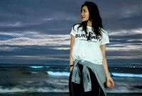 【 瀬戸朝香 】「見たことのない光景」夜の海の幻想的な光景を投稿　「仕事終わりで　深夜に見に行った」
