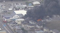 【速報】茨城・結城市のタイヤ販売店で火事　現在もタイヤ数百本が延焼中