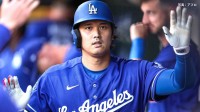 大谷翔平 試合開始2分の超最速17号、9回2死一塁で申告敬遠 敵地はブーイングとざわめきに包まれる ド軍は連敗ストップ