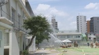 【速報】東京・北区の小学校で火災　昼ごろほぼ消し止め　全員避難完了　児童と教員ら10人けが　4階音楽室でストーブ点検中に出火か