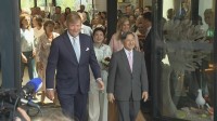 天皇皇后両陛下　オランダで小児がんセンター訪問　皇后さまはしゃがんで子どもと目線合わせ「きれいなお花だね」　国王夫妻と別れを惜しみ