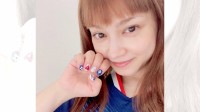 【 平愛梨 】「ママの手にPAPAがいる!!」カオスな4男児が “長友ネイル” に大興奮　「ブラボー」「素敵な夫婦」反響続々
