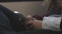 オーストラリアで16歳未満SNS禁止法の罰金を2倍の約111億円に