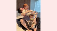 【 中川翔子 】双子同時抱っこに「カイリキーになりたい」「メゾネット抱っこ」両腕で抱き上げ両脚で揺らす　フォロワー共感「腕が何本もほしい！」