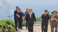 北朝鮮　金総書記が新型駆逐艦の戦略巡航‌ミサイルの発射試験を視察