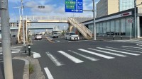 中学生とみられる男女2人が乗用車にはねられる 女の子は頭の骨を折る重傷　警察が運転手の男（55）を現行犯逮捕　千葉・市川市
