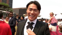 山本由伸 黒のタキシード 腰元にはパールのチェーンで魅了「おしゃれな感じで」村上宗隆は白ジャケットにデニム「盛り上がりがちょっと違う」