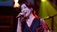 【 中森明菜 】ディナーショーの開催決定を報告　61歳を迎えたバースデー公演では “サプライズのお祝い” に「みんなありがとわ～い！」と歓喜