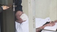 京アニ放火殺人事件から7年　現場跡地で追悼式　本社のある宇治市の碑の前にも遺族やファンら訪れる