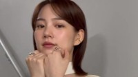 【 のん 】主演映画試写会での白いドレス姿のオフショット公開 「大切な映画。心にじんわりと届いてほしい」