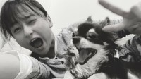 【 影山優佳 】弾ける表情連発「みんないま何してるのー？」　フォロワーから返信続々　日常の一コマ集まる