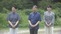 天皇ご一家　熊本地震を受けて静養とりやめ　甚大な被害に心痛める