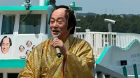 【 松平健 】わずか5分のトークショー “ブーイング” にも動じず　マツケン様 数百人規模ファンを引き連れ〝大名行列〟状態 額に汗を光らせ、たっぷりファンサ