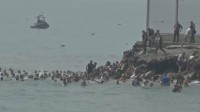 北アフリカのスペイン領セウタにモロッコからの数千人の移民流入