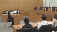 「裁判でどれだけ悩むか体感を」中高生らが本物さながらの法廷で架空の殺人未遂事件を審理 現役の弁護士や裁判官がサポート 司法教育支援協会が主催