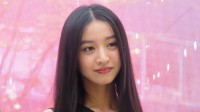 【 Kōki, 】姿勢改善ストレッチを実践　普段のトレーニングは「愛犬がコーチのように座って見てくれる」