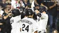 村上宗隆 2戦連続無安打も2四球で貢献、ピーターズが村上に並ぶ5戦連続ＨＲの球団タイ記録 Ｗソックス2戦連続2桁得点で快勝