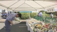 木原官房長官　きょうから熊本地震の被災地を視察　イオンモール熊本では献花