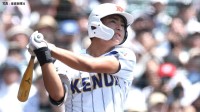 健大高崎、夏の甲子園初制覇ならず　智弁和歌山に敗れ準優勝　主将の石田雄が大会8号2ランも　直後に同点スクイズ→暴投で勝ち越し許す