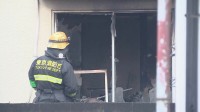 【速報】東京・小金井市の2階建て住宅が延焼中 住宅から1人が救助 意識不明の状態