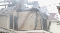 「隣の家の中から火が見える」千葉・船橋市で2階建て住宅が全焼　住人の60代夫婦と連絡とれず