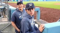 大谷翔平 3試合連続で出場なし 佐々木と並んで観戦 代わって1番に入っているエドマンが超好守＆逆転HR ド軍が3連勝