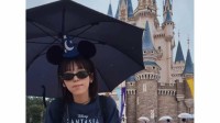 【 若槻千夏 】 15時までの空き時間で雨の中1人ディズニーを満喫　ミッキーとの対面や冷やしうどんを味わう姿に「一緒に周ってる気分」