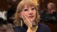 PUFFY【 大貫亜美 】〝ようやく53(ゴミ)になりました〟特大ケーキの向こうの相棒に〝照れ屋さんに見えます(妄想列車)〟尽きぬ友情