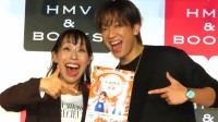 【 NEWS・小山慶一郎 】姉・みきママと初の取材にタジタジ　恥ずかしがりながらも「助けるよ！」と弟の姿を見せる