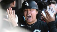 村上宗隆“雄たけび確信弾”の1号決勝アーチ＆PS初マルチ、投手陣も2死満塁を2度凌ぎ5人の継投で完封リレー Wソックスが先勝