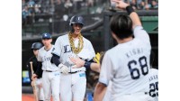 【西武】逆転勝ちで日本ハムと1.5差！貯金は17 首位の鷹と12.5差 カナリオ逆転V打 石井7号 プロ初先発冨士3回途中2失点 甲斐野22S
