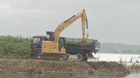 印旛沼の決壊した堤防で復旧作業進む　きょうから土砂の仮堤防づくり着手　台風26号に備え作業急ピッチ