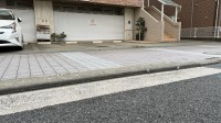 駐車場にバックで入っていた車が歩行中の家族に衝突　父重傷・10歳と2歳の子ども2人容態不明　警察は運転の69歳男を過失運転傷害の疑いで現行犯逮捕　神奈川・大和市