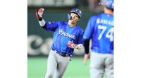【DeNA】終盤競り勝ちCS初戦勝利！3年連続1stステージ突破に王手 9回マルティネスから度会が値千金V弾 東は7回1失点 牧先制弾