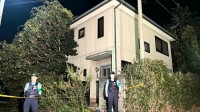 自宅に母とみられる遺体を遺棄か 無職の男（53）逮捕「死体は母で、きょうまで生きていた」と容疑否認　遺体は全身白骨化
