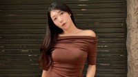 【 気象予報士・穂川果音 】ブラウンの肩出しトップス×デニム　秋コーデを公開　「昼間はまだ半袖でちょうど良いよ」今週の服装選びを提案