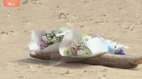 「海を見たら悲しくて」武石知華さんの遺族　事故現場の浜で献花　辺野古沖船転覆事故　沖縄・名護市